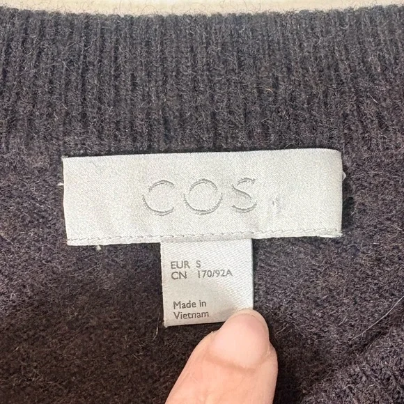 COS Women Wool Minimalist Quiet Luxury Crew Neck Soft Dark Brown Sweater Sz S - Picture 6 of 12